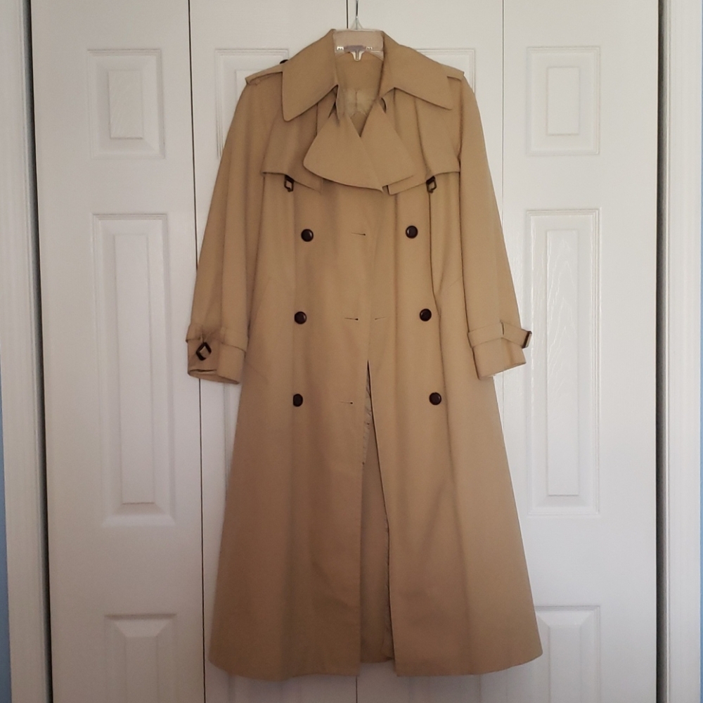 🌟HOST PICK🌟Etienne Aigner Trenchcoat size medium